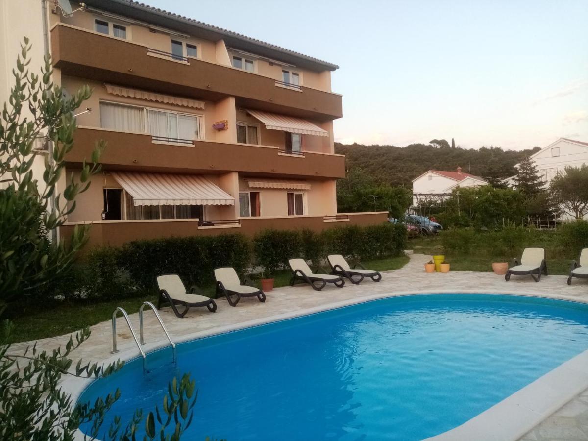 Apartment Arba 1 With Heated Pool Rab Town Exterior foto