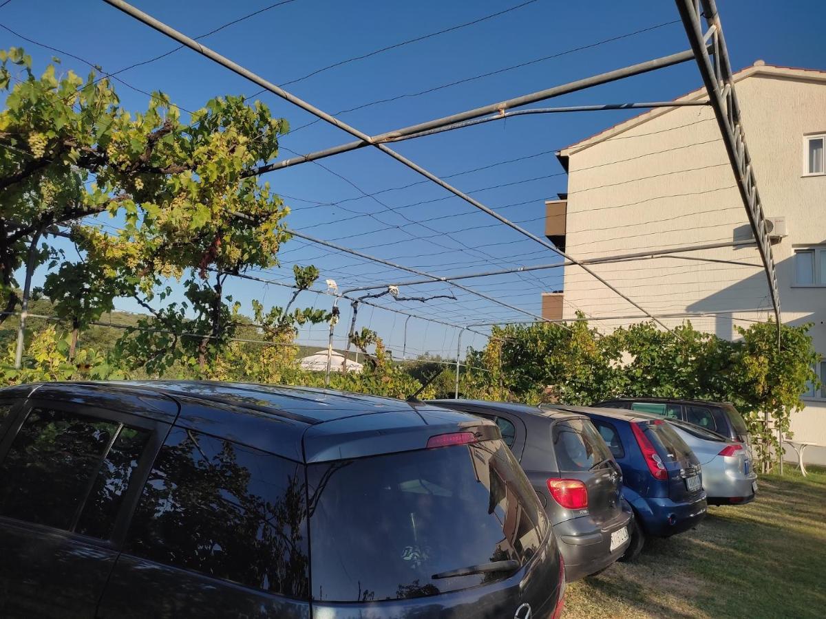 Apartment Arba 1 With Heated Pool Rab Town Exterior foto
