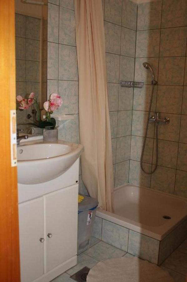 Apartment Arba 1 With Heated Pool Rab Town Exterior foto
