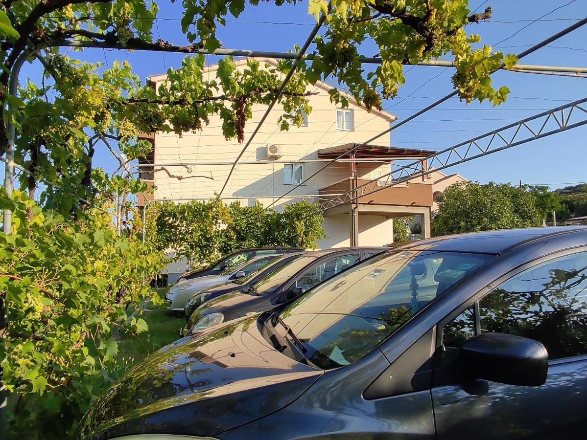Apartment Arba 1 With Heated Pool Rab Town Exterior foto